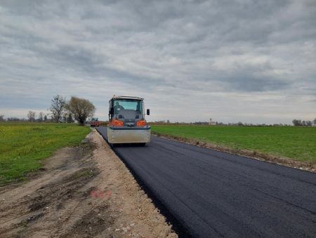 Przebudowa i rozbudowa dróg gminnych nr 101158C, 101159C, 101160C w miejscowościach Makowiska i Kiełpiny