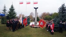 Maszt z flagą RP z projektu „Pod Biało-Czerwoną”