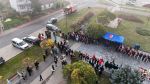 Zebrani mieszkańcy i przedstawiciele pod Pomnikiem Niepodległości w Parku 700-lecia zdjęcie 2