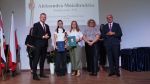 Uroczystość rozdania stypendiów za wyniki w nauce i inne osiągnięcia w roku szkolnym 2024/2025 zdjęcie 94