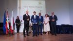 Uroczystość rozdania stypendiów za wyniki w nauce i inne osiągnięcia w roku szkolnym 2024/2025 zdjęcie 123