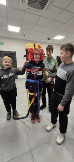 21.10.2025 - Klub Młodzieżowy Młodych odkrywców zdjęcie 16