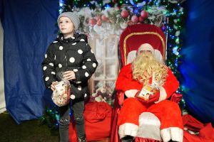 Świąteczne atrakcje w czernikowskim Parku 700-lecia zdjęcie 97