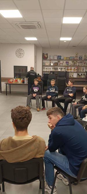 28.10.2025 - Klub Młodzieżowy Młodych odkrywców zdjęcie 5