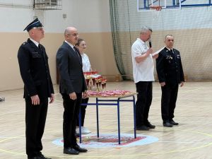 IV Gminne Halowe Zawody Młodzieżowych Drużyn Pożarniczych w Czernikowie zdjęcie 5