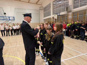 IV Gminne Halowe Zawody Młodzieżowych Drużyn Pożarniczych w Czernikowie zdjęcie 7