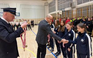 IV Gminne Halowe Zawody Młodzieżowych Drużyn Pożarniczych w Czernikowie zdjęcie 9
