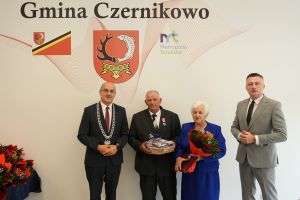 Uroczystość wręczenia „Medali za Długoletnie Pożycie Małżeńskie” zdjęcie 10