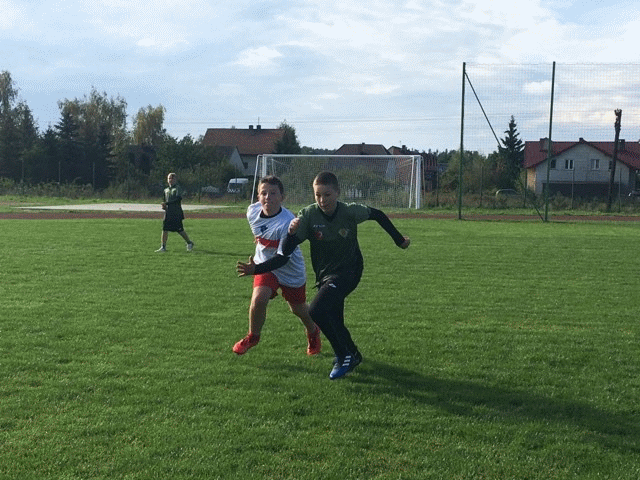 Gminne turnieje piłki nożnej w ramach igrzysk dzieci i młodzieży.