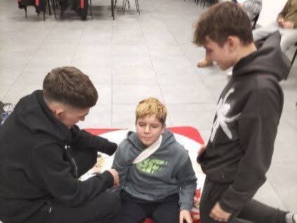 Klub Młodzieżowy Młodych odkrywców