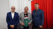 Uroczyste podpisanie umów z klubami sportowymi