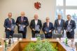 Umowa kolej Torun Czernikowo - przedstawiciele fot Szymon Zdziebło