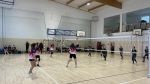 Uczennice SP Czernikowo grające przeciwko uczennicą z SP Osówka zdjęcie 1