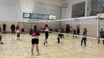Uczennice SP Czernikowo grające przeciwko uczennicą z SP Osówka zdjęcie 3