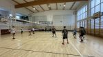 Uczniowie z SP Osówka grający przeciwko uczniom z SP Steklin zdjęcie 2