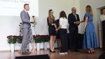 Uroczystość rozdania stypendiów za wyniki w nauce i inne osiągnięcia zdjęcie 1