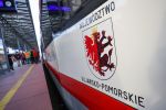 Przejazd pierwszego po przywróceniu połączenia pociągu Toruń-Sierpc, fot. Mikołaj Kuras dla UMWKP